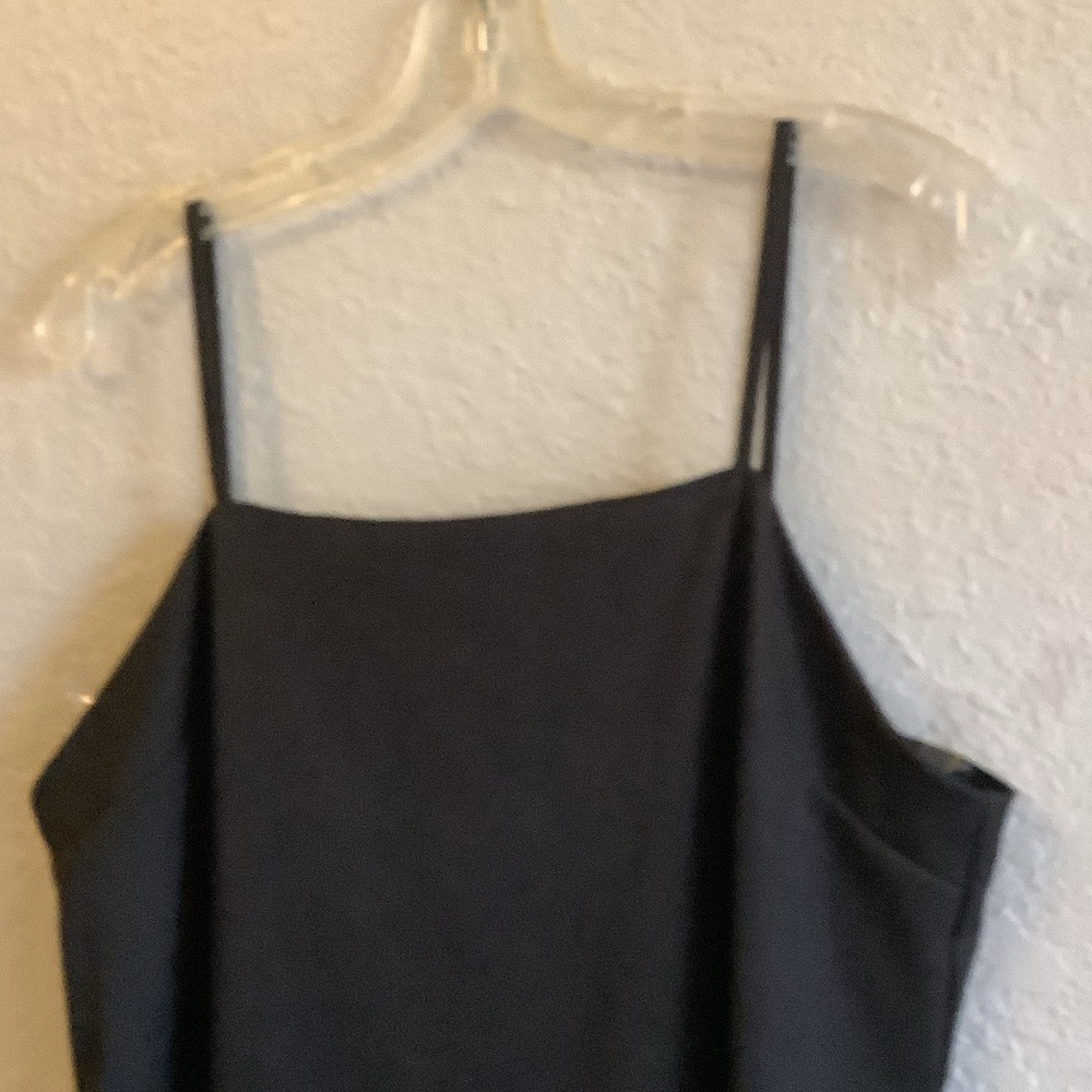 Elegant Black Backless Dress - Picture 2 of 5